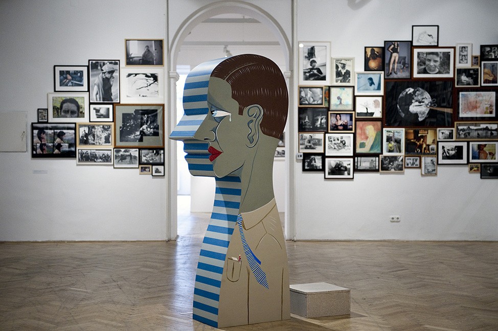 https://www.ed-templeton.com/files/gimgs/th-121_Ernst Muzeum Budapest install 5.jpg